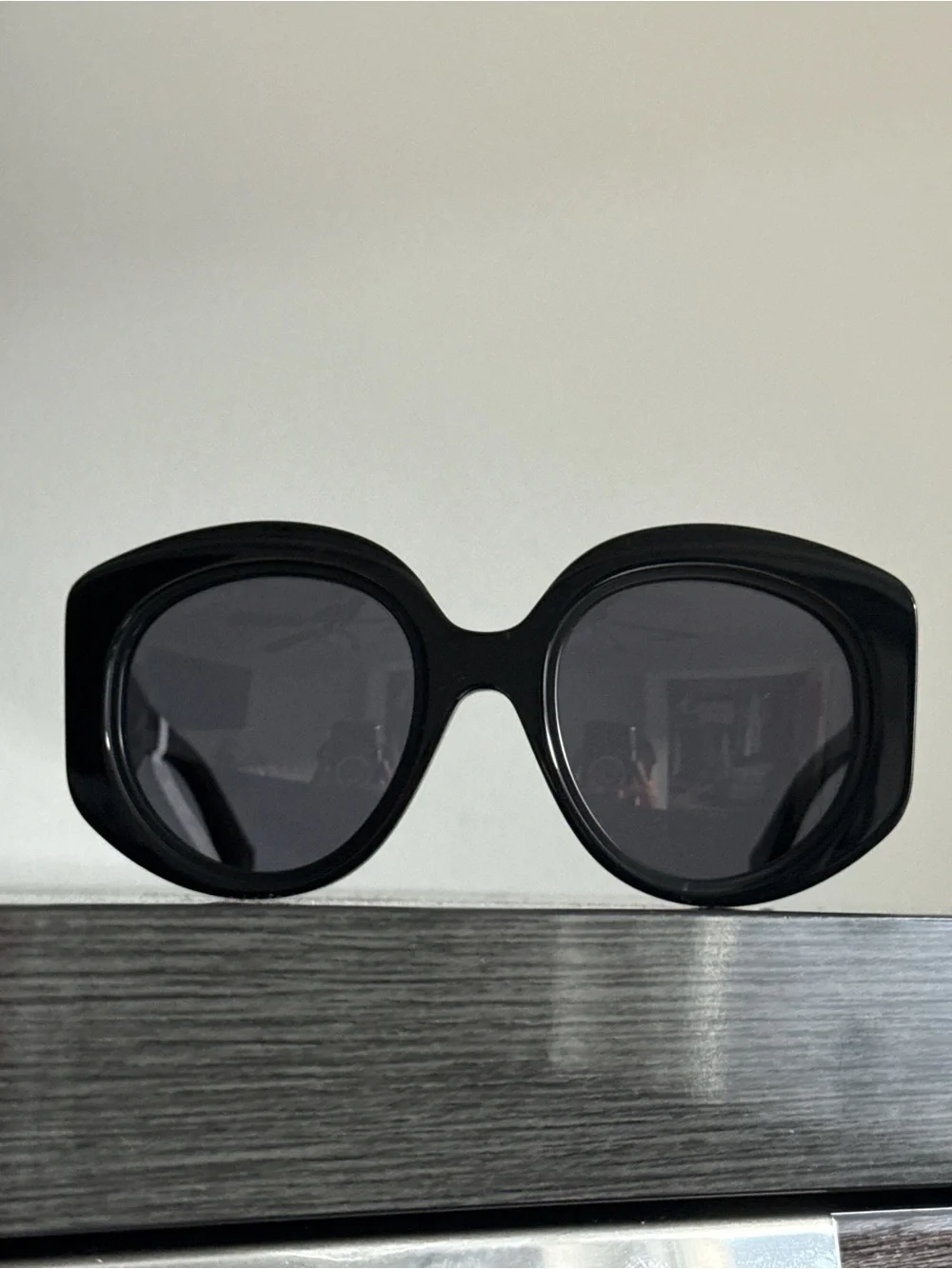 BRAND NEW!! Gucci Black Sunglasses with Gold Interlocking GG